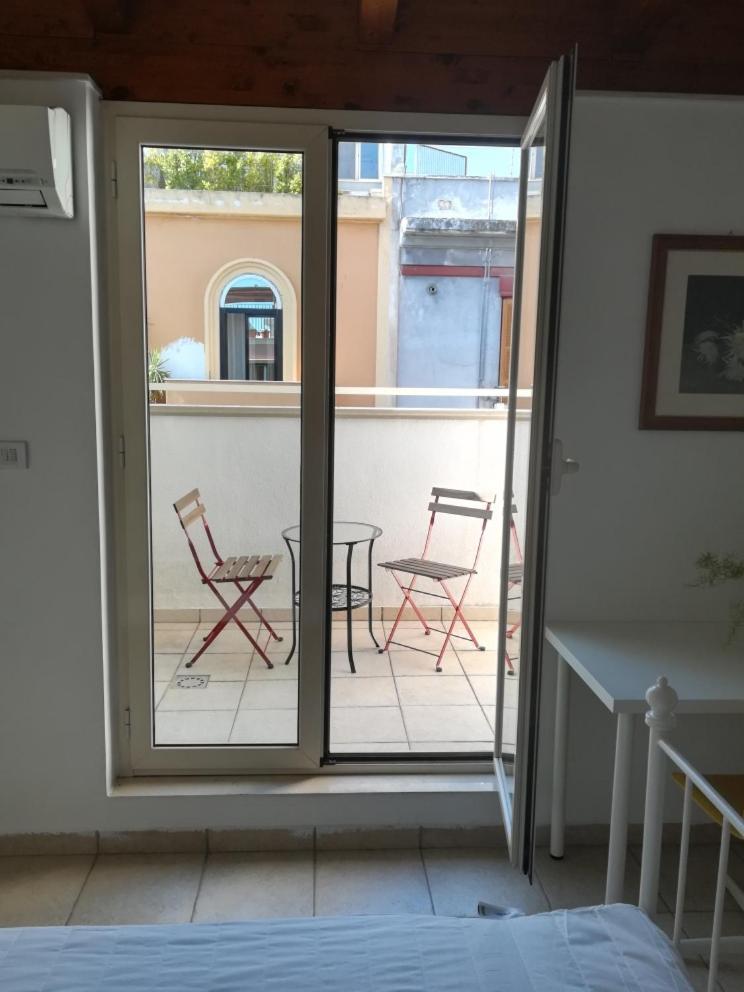 Benedetto Cairoli Guest House Bari Esterno foto